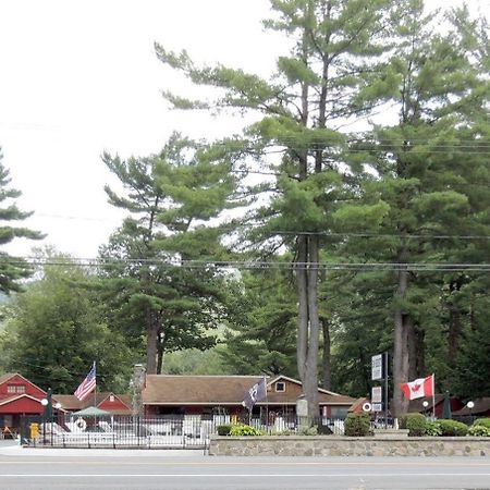 Do Rest Court Lake George Bagian luar foto