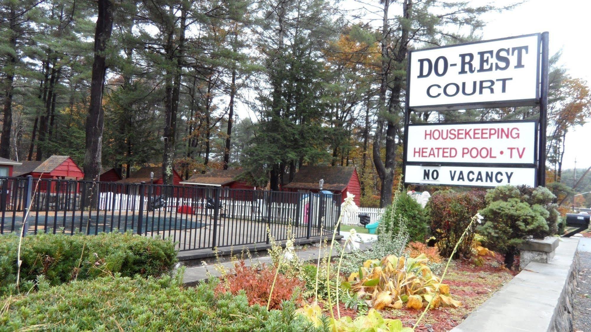 Do Rest Court Lake George Bagian luar foto